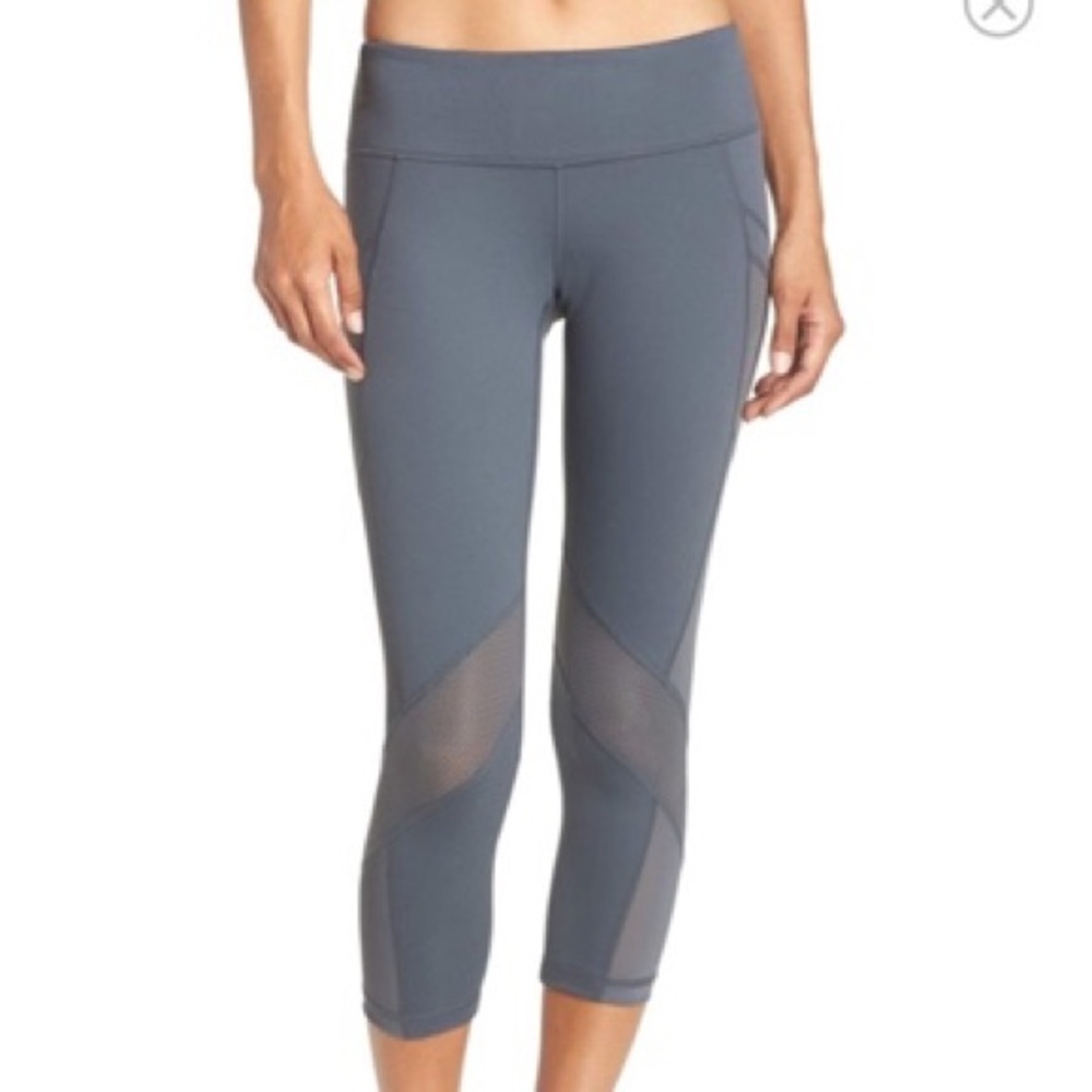 Zella Luminous Cropped Leggings ☀️